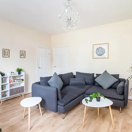 Cosy With Minster Views - Pass The Keys *