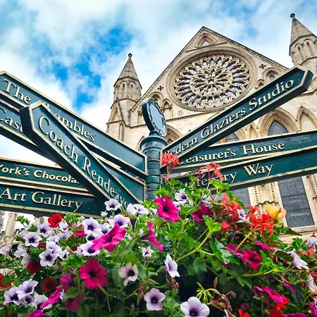 Ferienhaus Cosy With Minster Views - Pass The Keys York