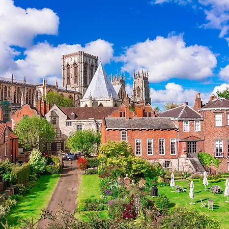 Cosy With Minster Views - Pass The Keys Casa vacanze York